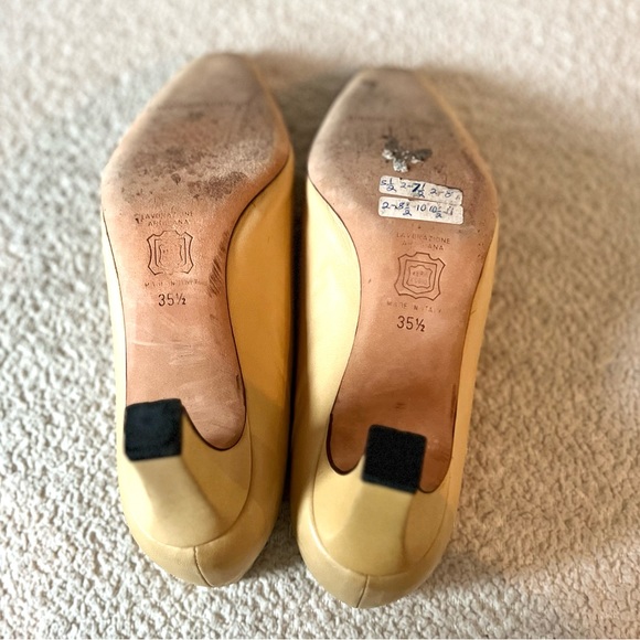 Vintage Manolo Blahnik Beige/Tan Leather Penny Loafer Pumps - Picture 6 of 6